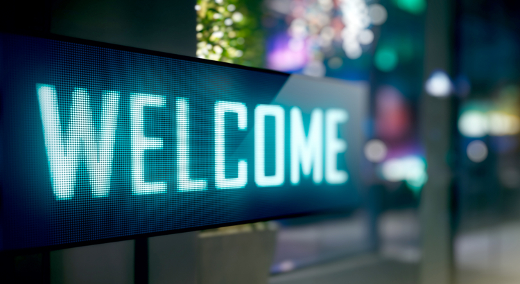 Welcome Leuchtschrift iStock nespix.jpg